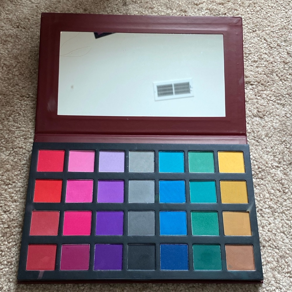 Makeup Revolution X Alexis Stone Instinct Palette